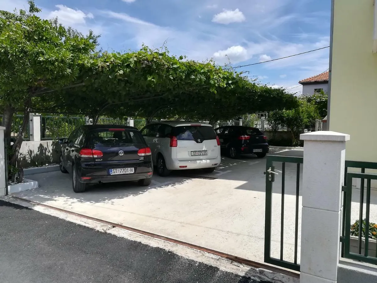 Apartments Roko Kaštela